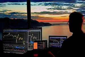 Ilustrasi pergerakan grafik saham yang menukik tajam, mencerminkan fenomena dividend trap dan aksi pelepasan saham oleh dana besar (smart money). (Foto: Pixabay)
